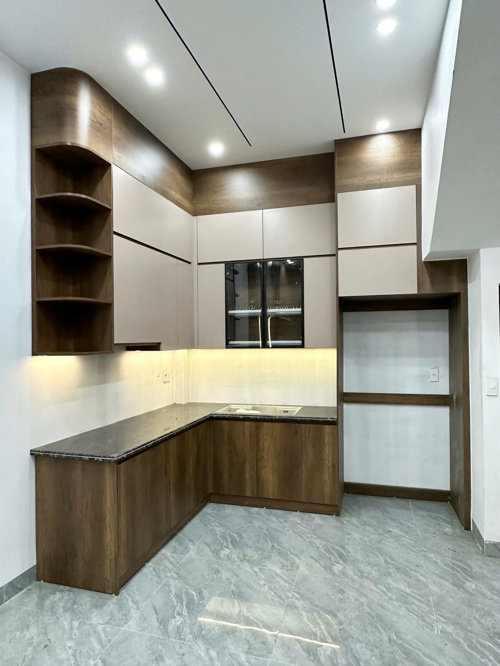 Tủ bếp hoàn thiện tại công trình Anh Trung